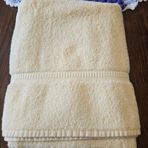 Vintage Cannon Bath Towel Yellow Color  100% Cotton 45"×27"